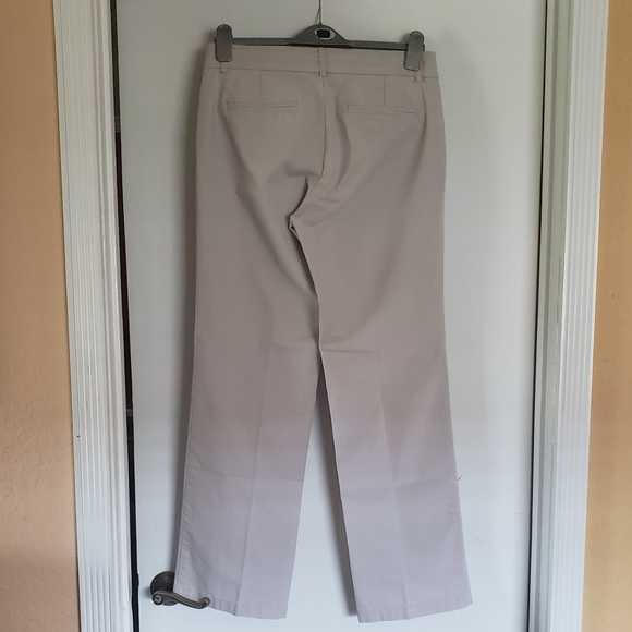 Dockers Size 6M Khaki Pants - Picture 3 of 6